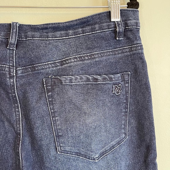 DG2 DIANE GILMAN Jeans 14 Rose Patch Denim Stretch Ankle Stretch Washed Blue - Picture 6 of 7